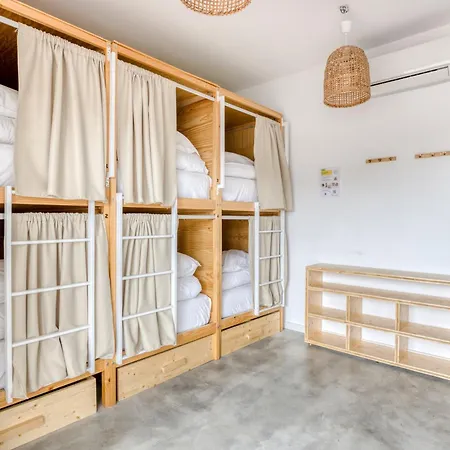 بيت شباب Selina إيريسييرا