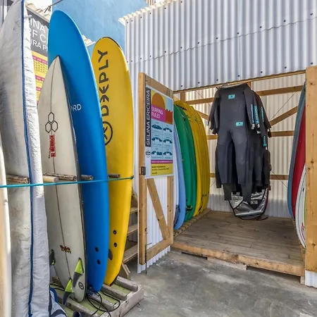 بيت شباب Selina