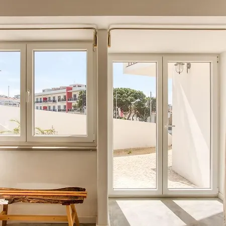 بيت شباب Selina *