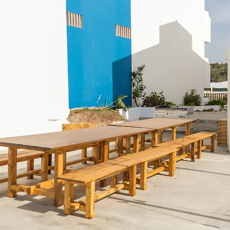 بيت شباب Selina *