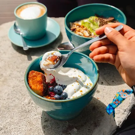 بيت شباب Selina إيريسييرا