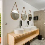 Selina Hostel *