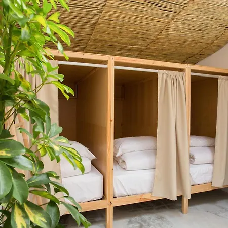 Selina Boavista Hostel *