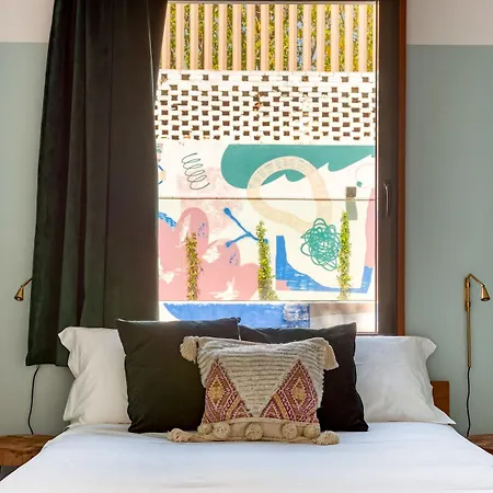 Selina Hostel *