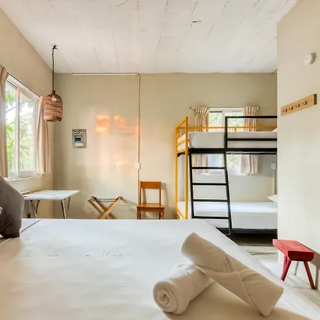 Selina Boavista Hostel *
