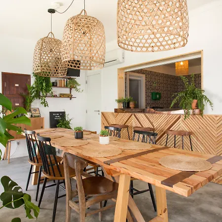 Selina Boavista Hostel *